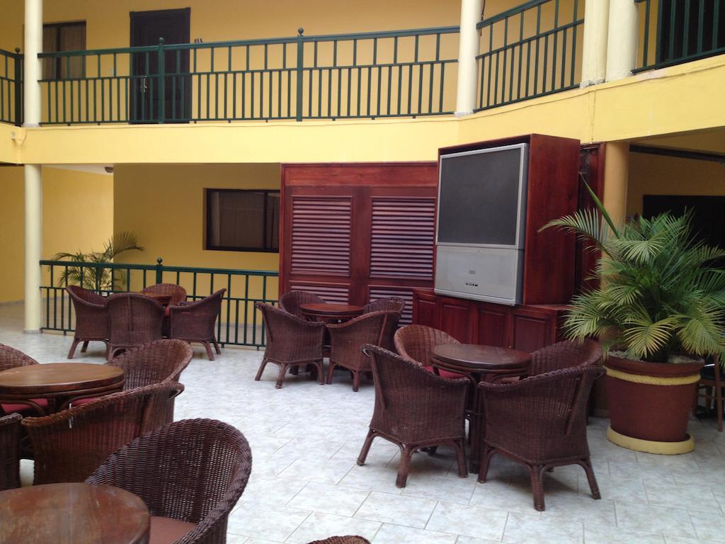Hotel Las Caobas San Francisco de Macoris Exterior photo