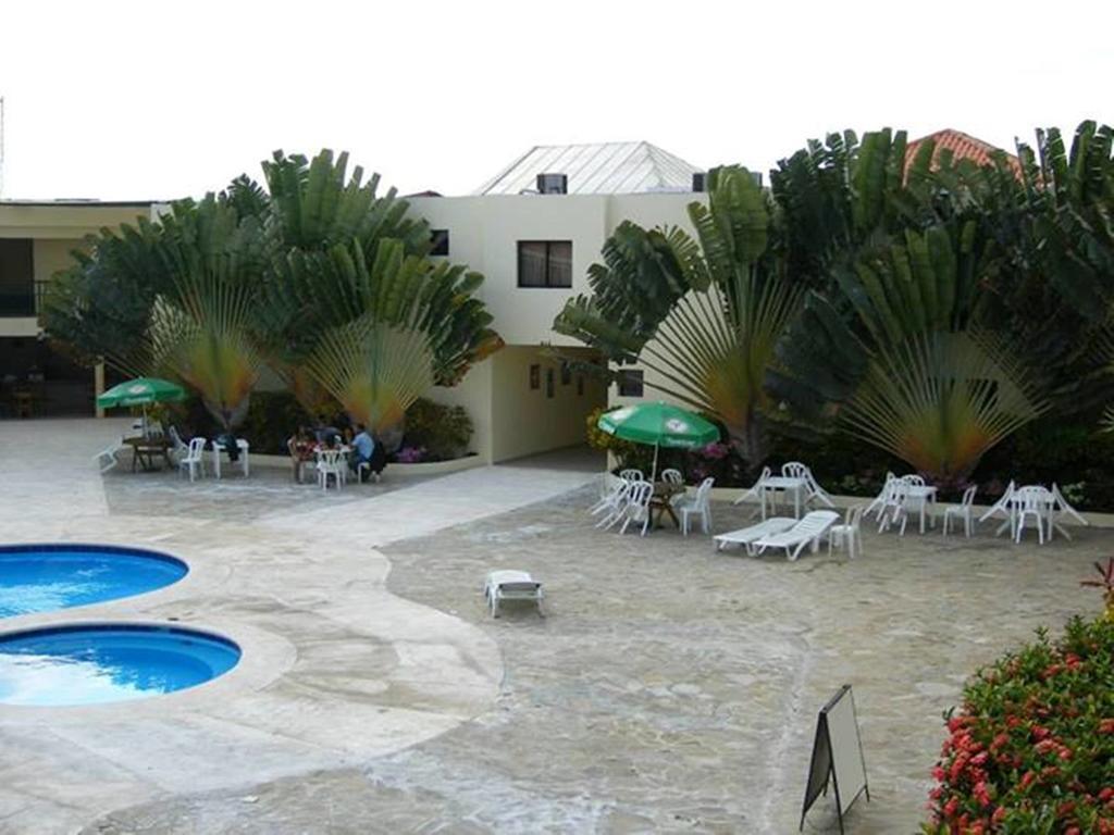 Hotel Las Caobas San Francisco de Macoris Exterior photo