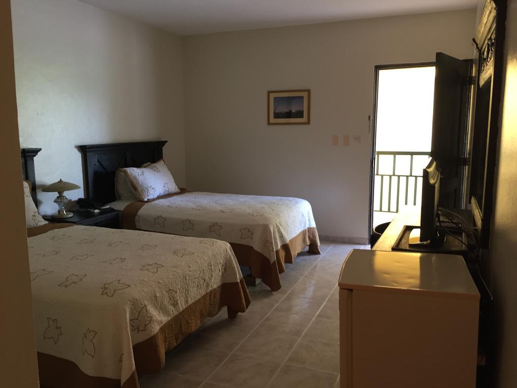Hotel Las Caobas San Francisco de Macoris Exterior photo